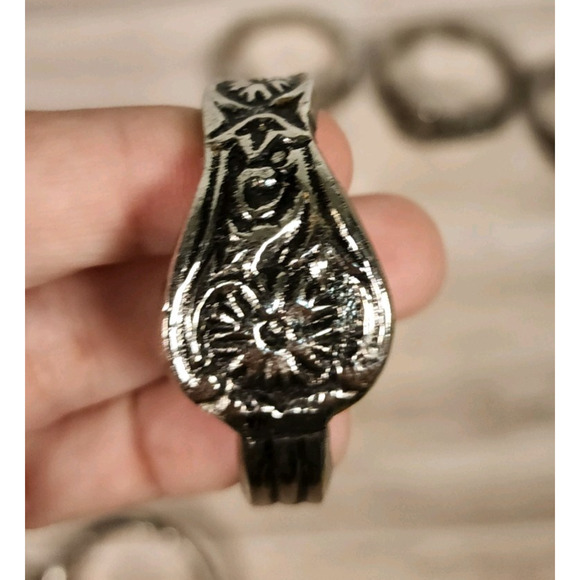 Set of 6 Bent Spoon Metal Napkin Ring Holders Pattern Silverware Handle EUC (25) - Picture 10 of 13